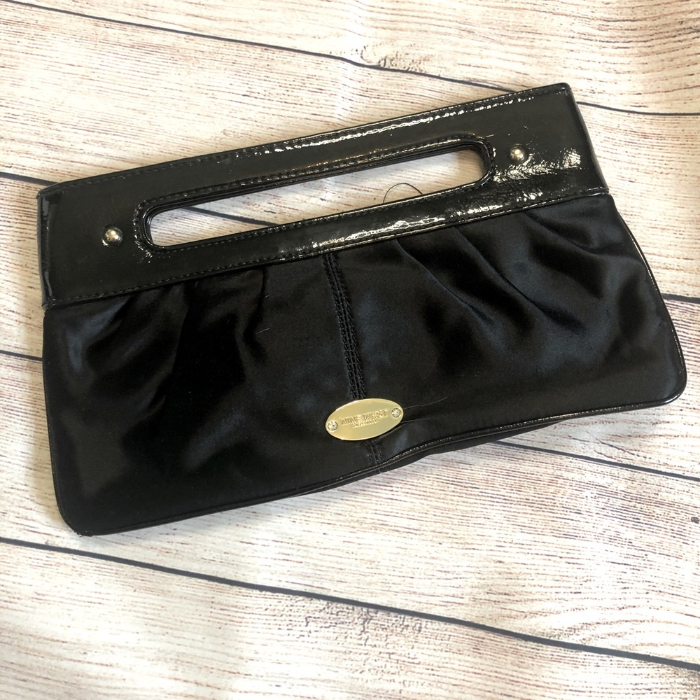 NINE WEST black silk & patent leather clutch
